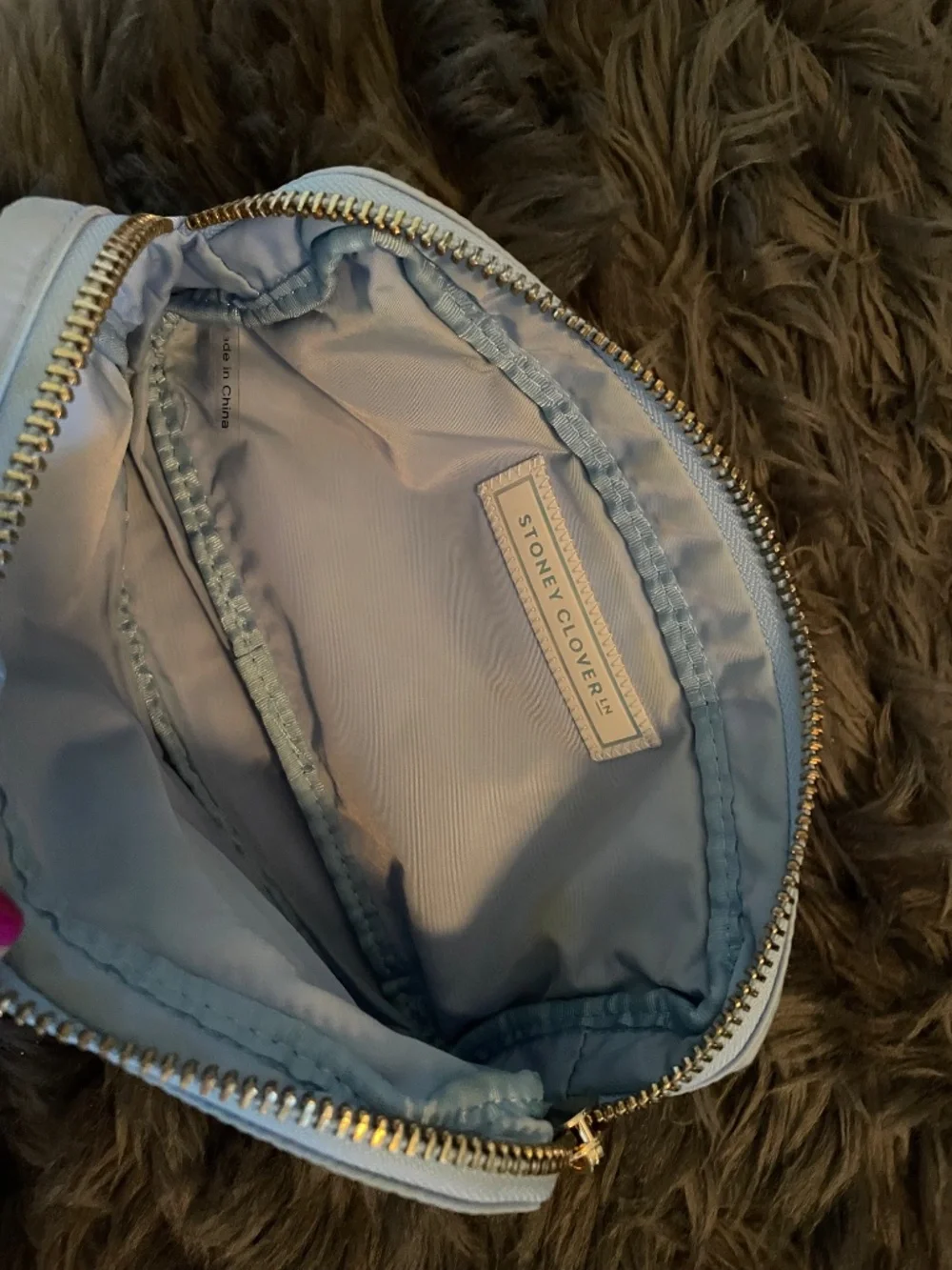 Stony Clover Lane fly away bag